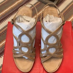 Kelly & Katie sandals